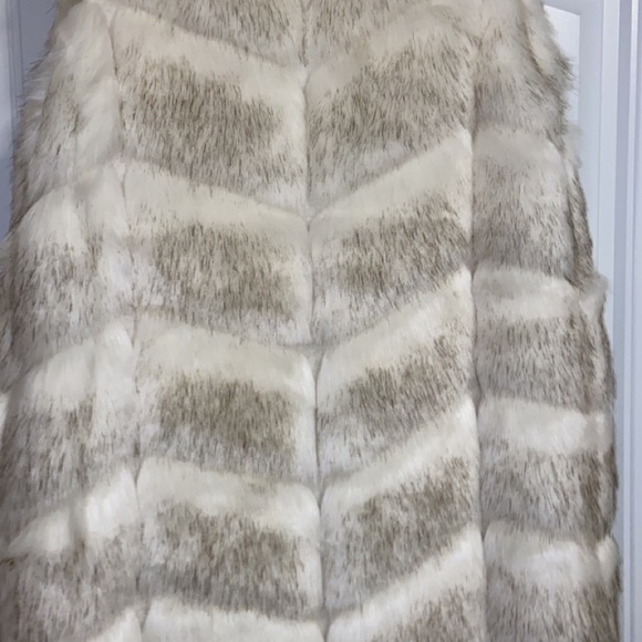 Fur vest - Picture 2 of 6